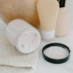 Uroda od wewnątrz - jak połączyć ćwiczenia relaksacyjne z suplementacją dla skóry?